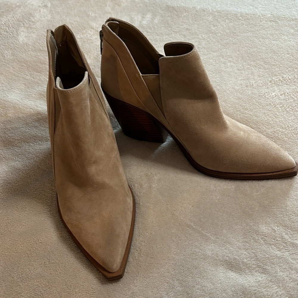 Vince Camuto Women’s Sz8M VP-Gradon Tortilla Ankle Boots Tortila cow Split